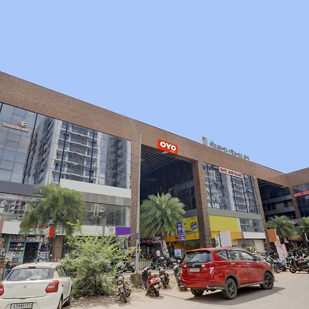 Hotel O Cozy Rooms Surat Dış mekan fotoğraf