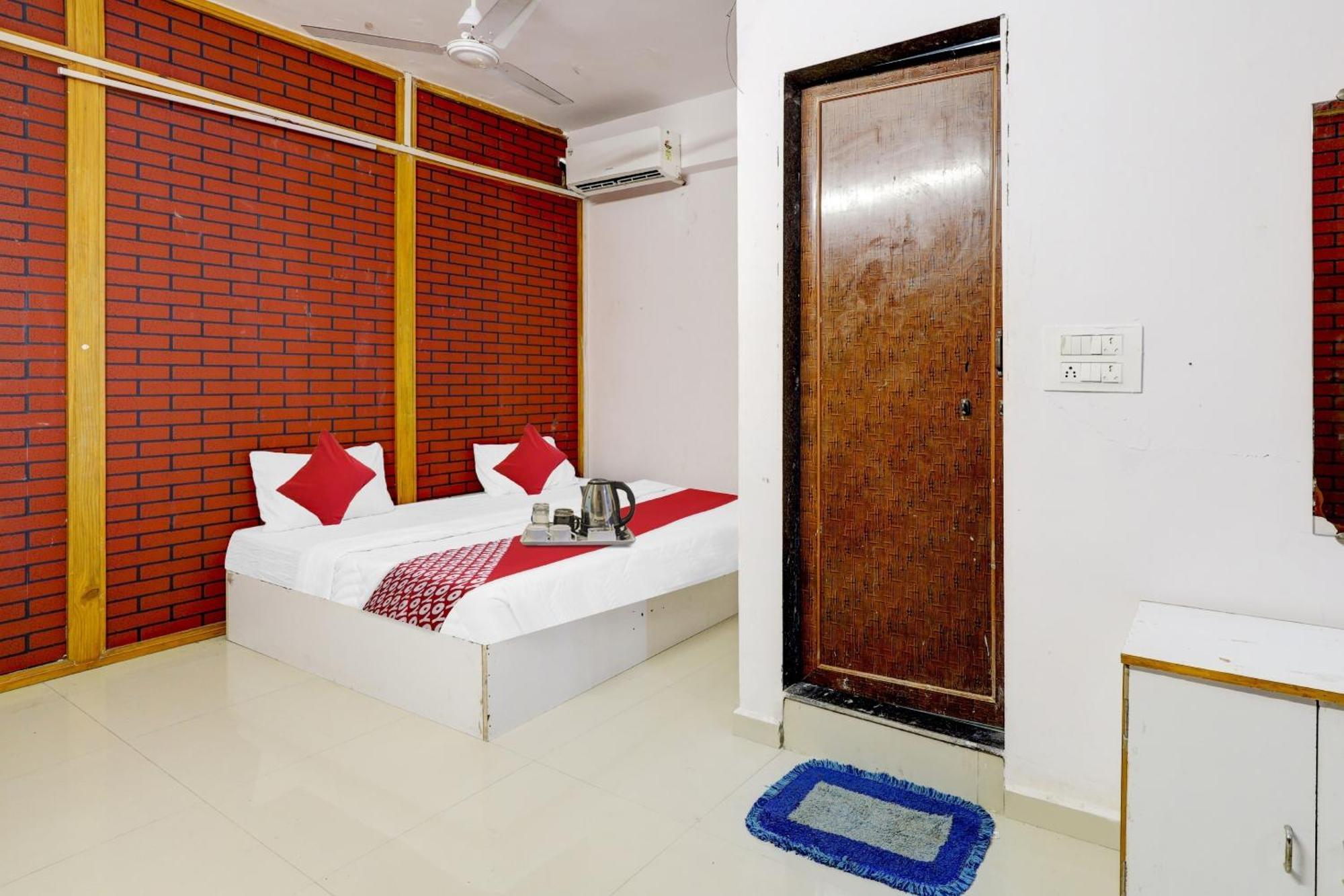 Hotel O Cozy Rooms Surat Dış mekan fotoğraf