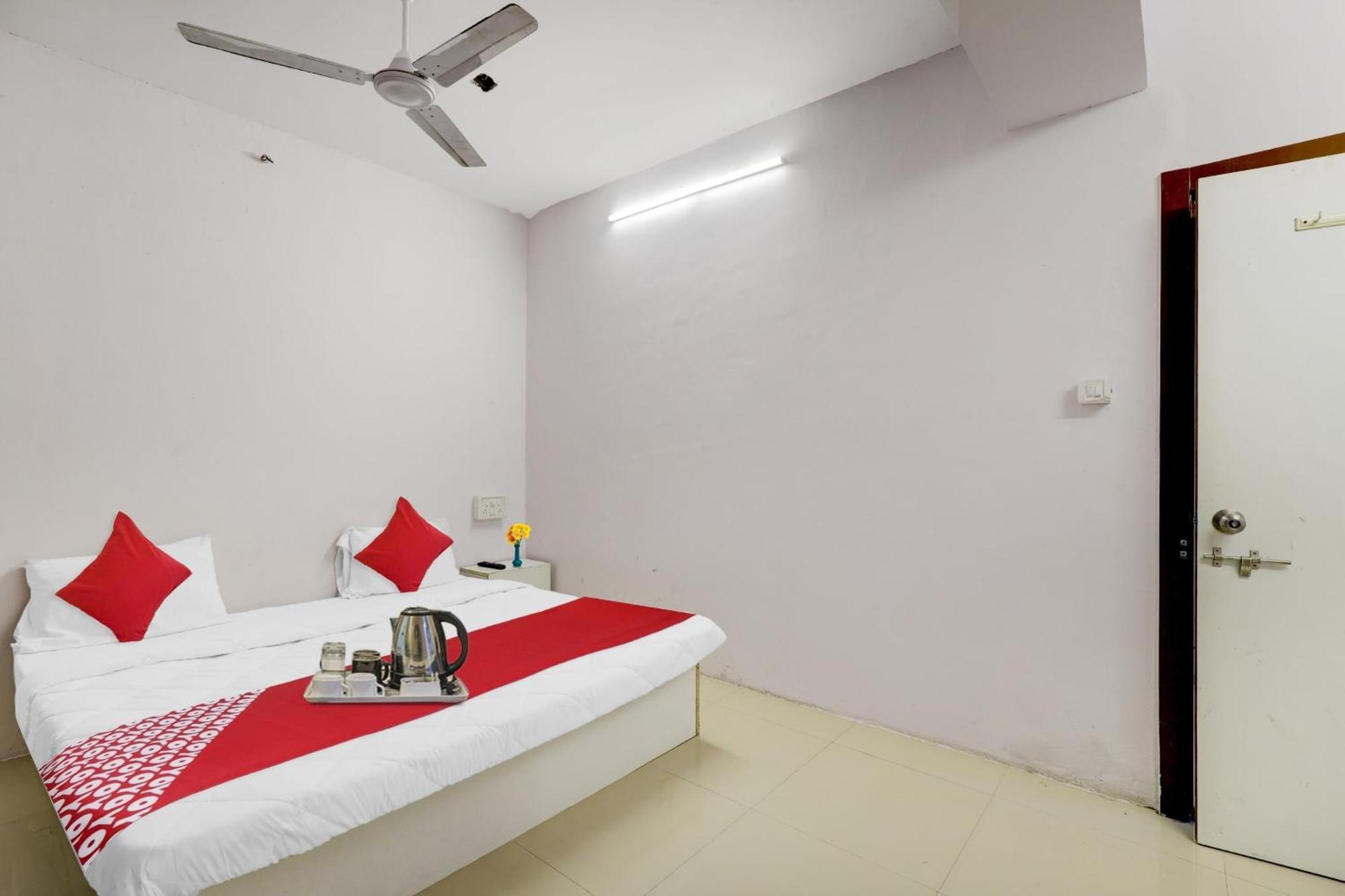 Hotel O Cozy Rooms Surat Dış mekan fotoğraf